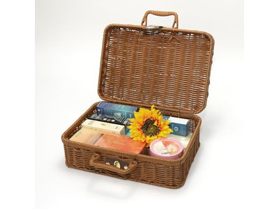 سلة نزهة خوص بنفسجية لشخص واحد محمولة مع بطانية من الخيزران فارغة حديثة