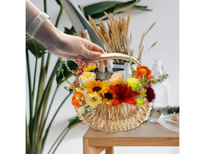سلة هدايا من القش للنزهة موردين خضراء منسوجة يدويًا للعائلة والأطفال