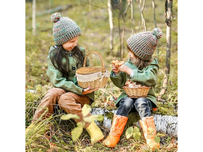 مجموعة نزهة لشخصين مع طاولة علوية مخصصة لعزل البيرة